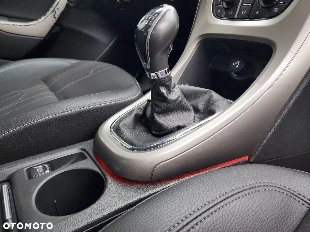 Opel Astra 1.4 Turbo 150 Jahre - 26