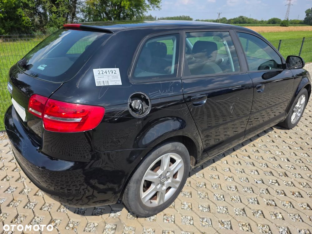 Audi A3 Sportback 1.6 TDI DPF Ambition - 4