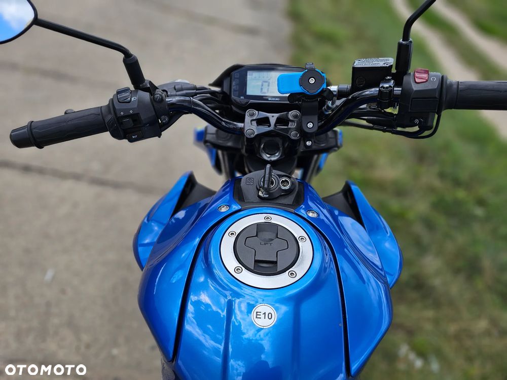 Suzuki GSX - 30