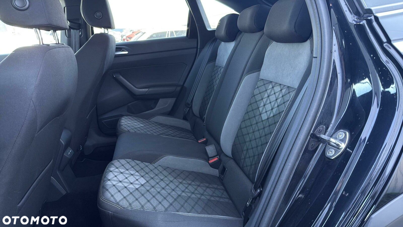 Volkswagen Taigo 1.5 TSI ACT R-Line DSG - 11