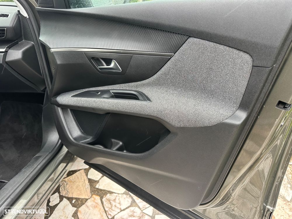 Peugeot 5008 BlueHDI 130 EAT8 Allure Pack - 25