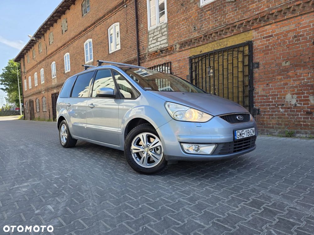 Ford Galaxy 2.0 Ambiente - 2