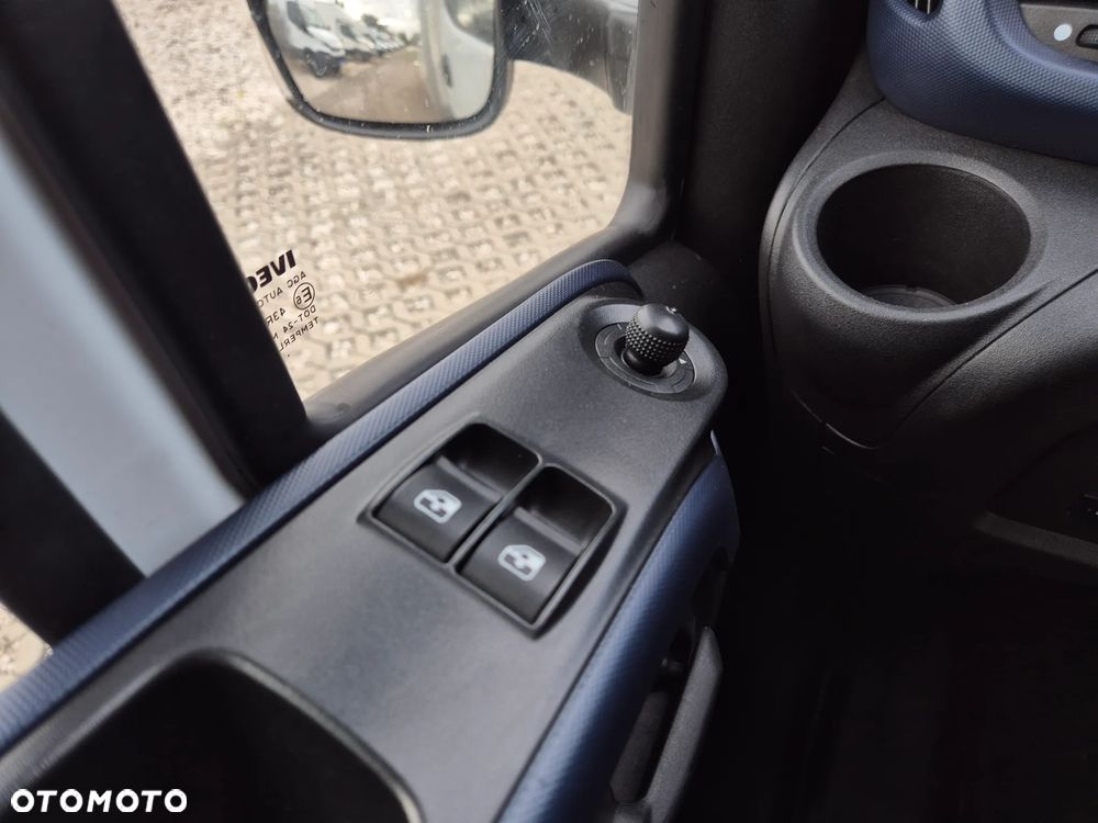 Iveco Daily 35C16 Hi-Matic, Kontener 8PAL, Winda 750Kg - 10