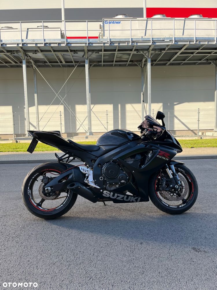 Suzuki GSX-R - 6