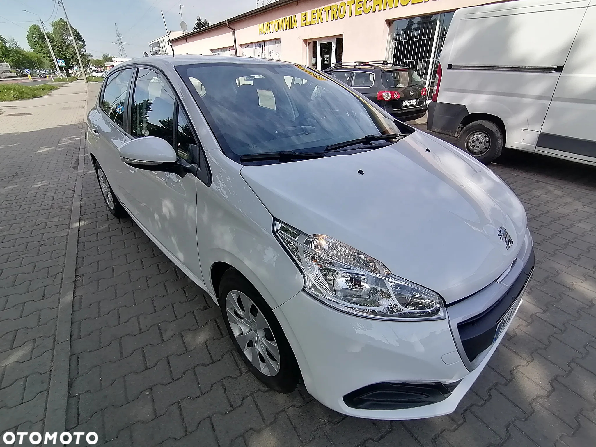 Peugeot 208 - 15