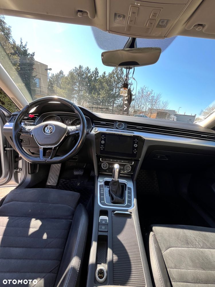 Volkswagen Passat 1.6 TDI SCR DSG Comfortline - 12