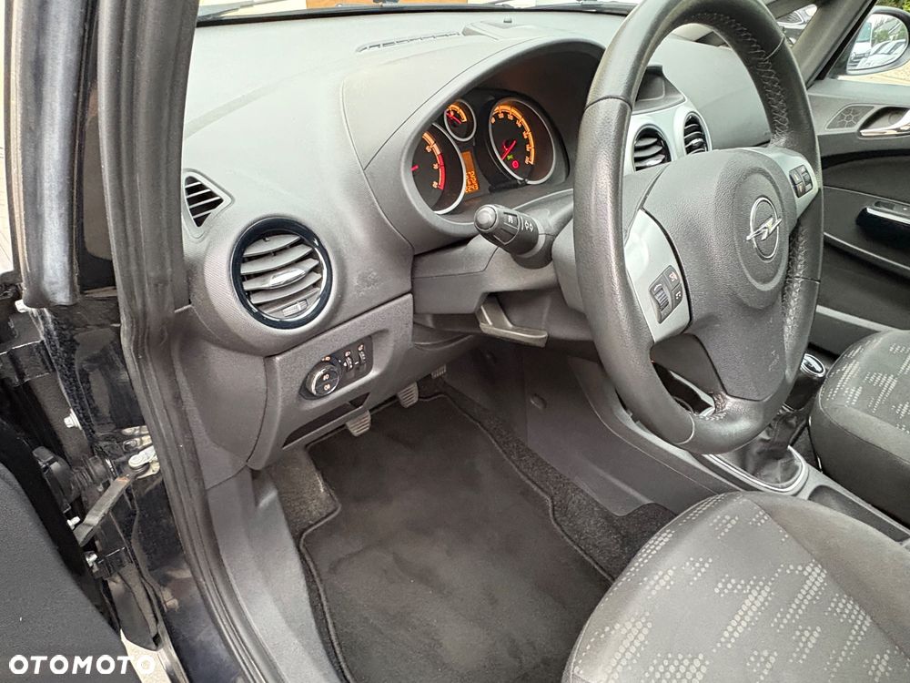 Opel Corsa 1.4 16V Satellite - 21