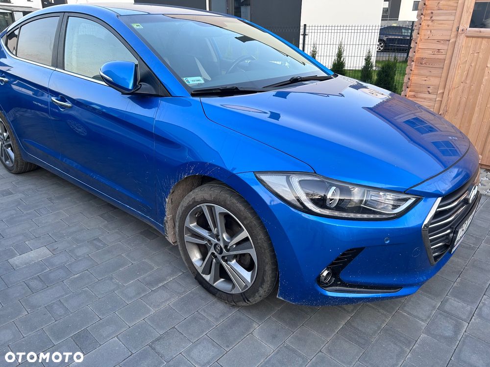 Hyundai Elantra 1.6 Style - 12