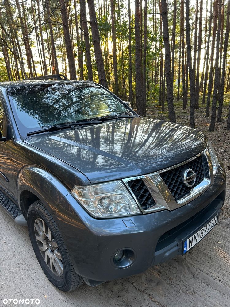 Nissan Pathfinder 2.5 D LE EU5 - 7