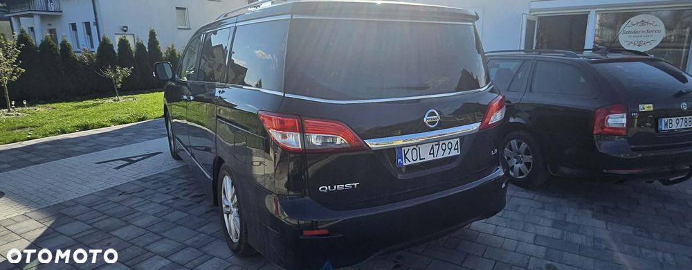 Nissan Quest - 3