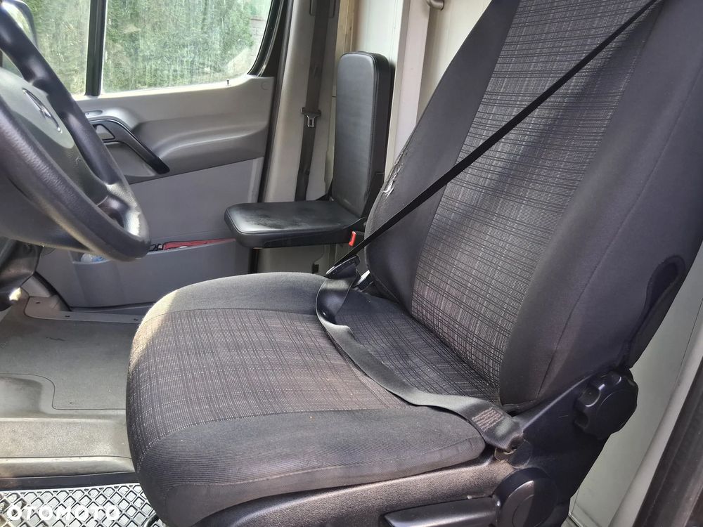 Mercedes-Benz Sprinter - 8
