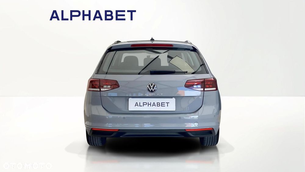 Volkswagen Passat - 4