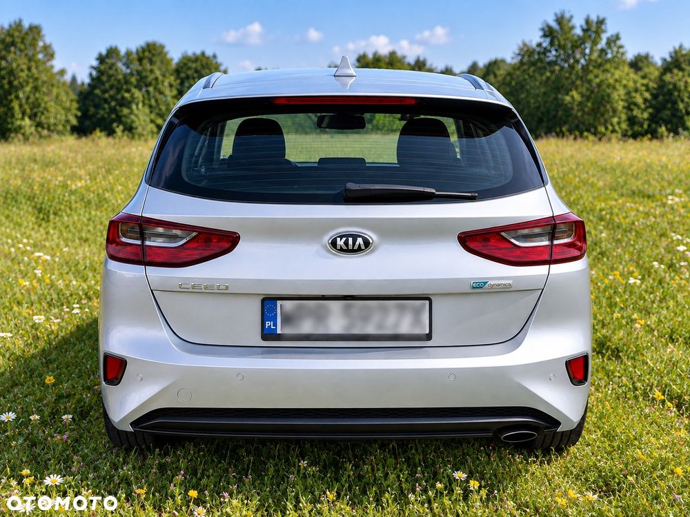 Kia Ceed 1.6 CRDi mHEV M - 2