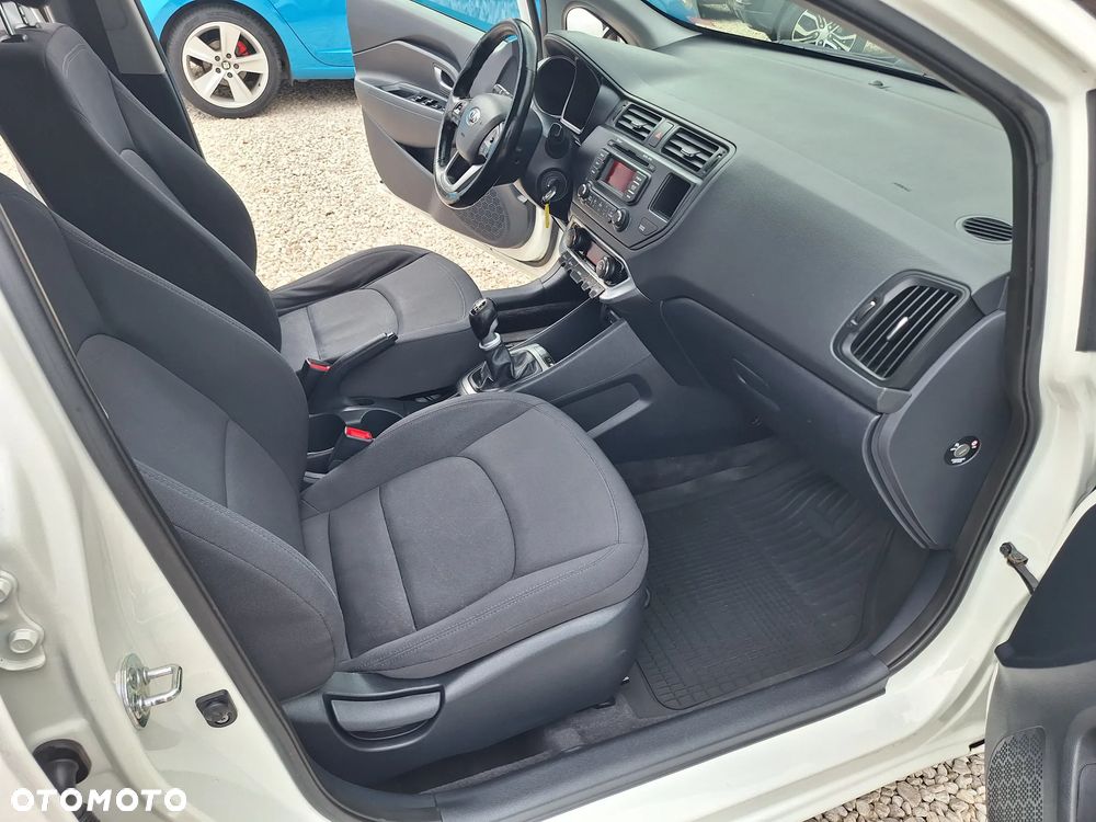 Kia Rio 1.4 Fifa World Cup Edition - 25