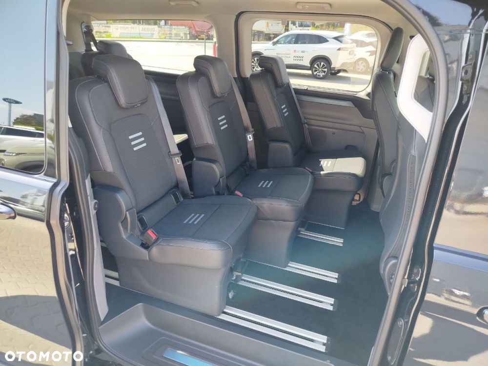 Ford Tourneo Custom - 15