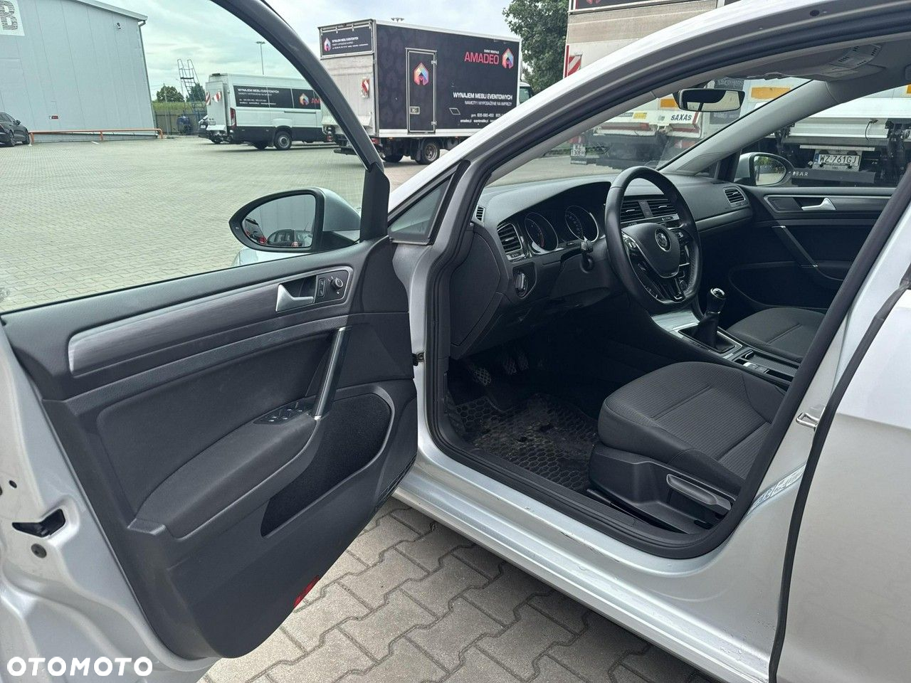 Volkswagen Golf - 10