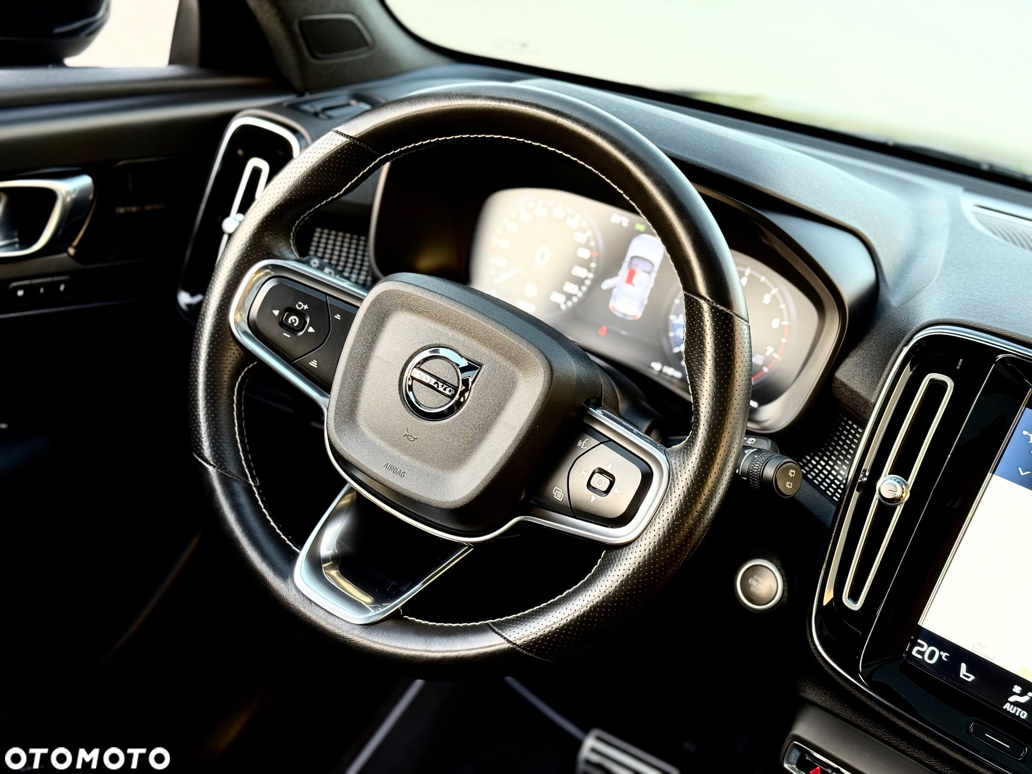 Volvo XC 40 T3 Geartronic RDesign - 28