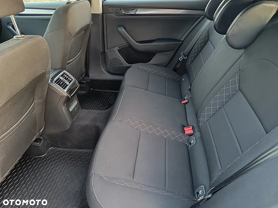 Skoda Superb 2.0 TDI Ambition - 26