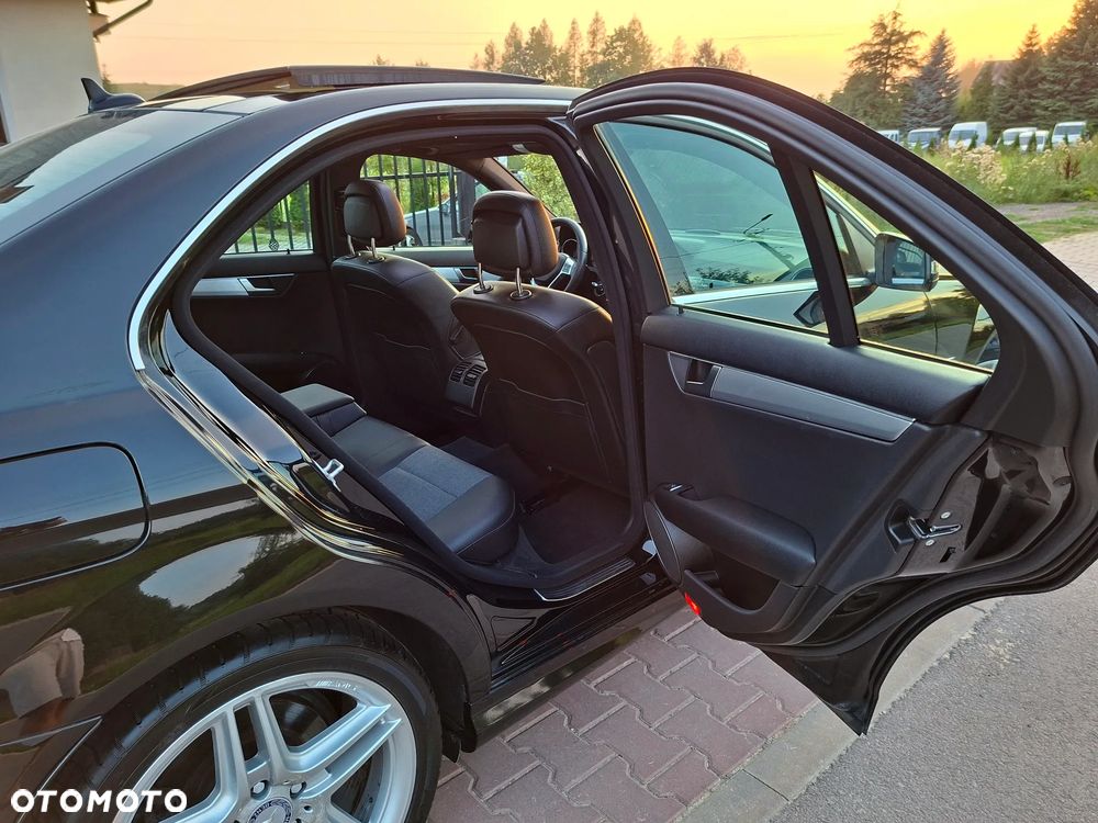 Mercedes-Benz Klasa C 200 CGI BlueEff Avantgarde - 20