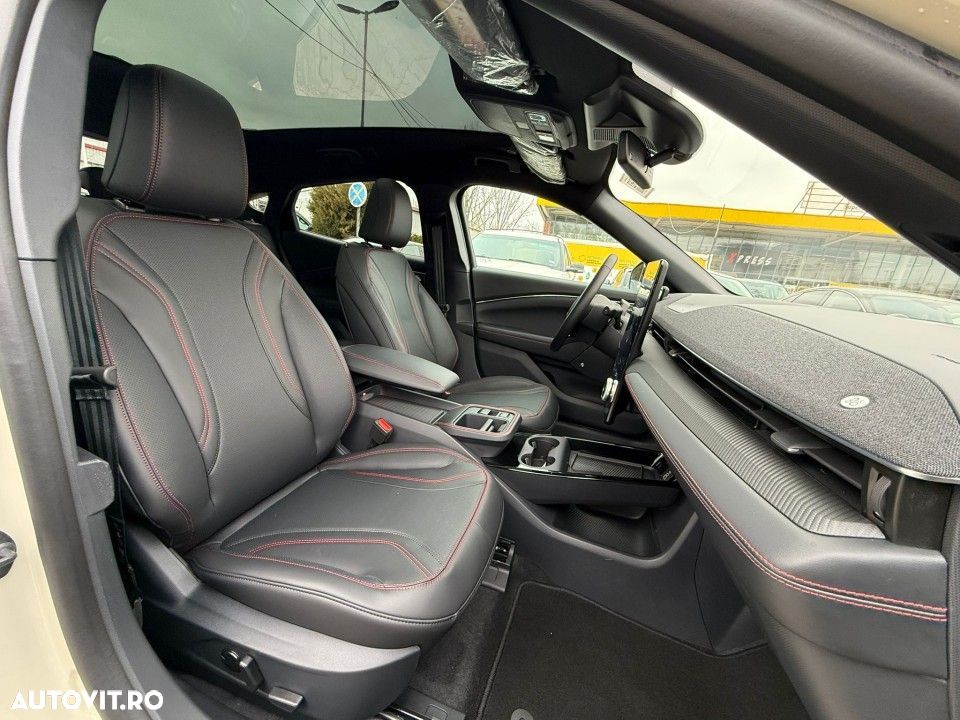 Ford Mustang Mach-E RWD 203 kW Premium - 13