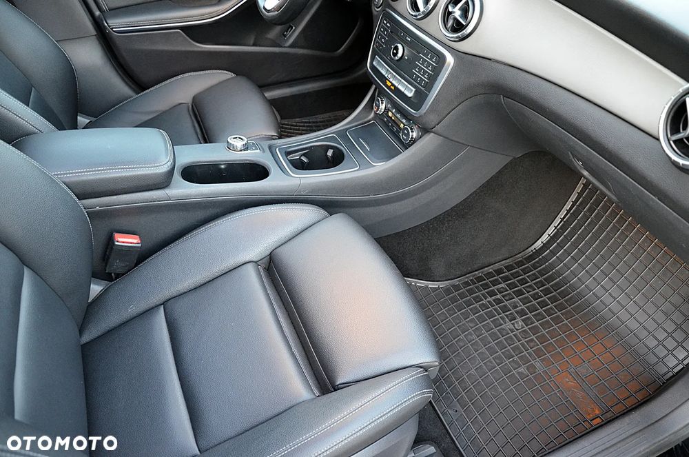 Mercedes-Benz CLA - 21
