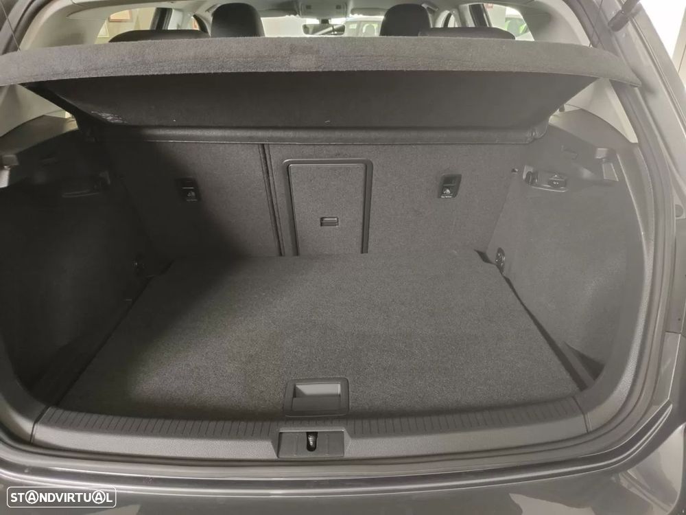 VW Golf 1.6 TDi BlueMotion Confortline - 23