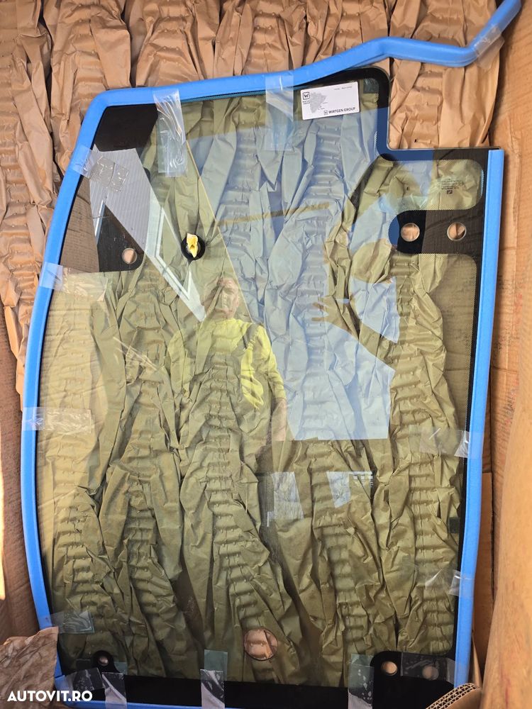 Geam Usa Stanga/Dreapta Superior Compactor sol si asfalt Hamm cod 2999320 - 1