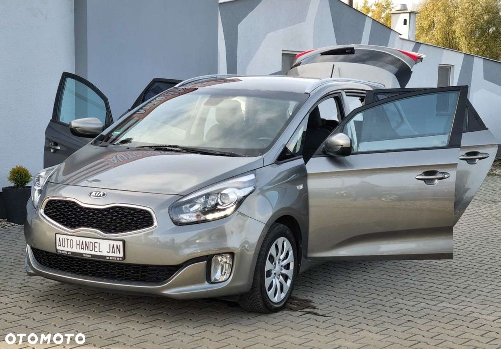 Kia Carens - 8
