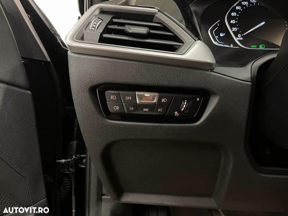 BMW Seria 3 320i xDrive AT - 24