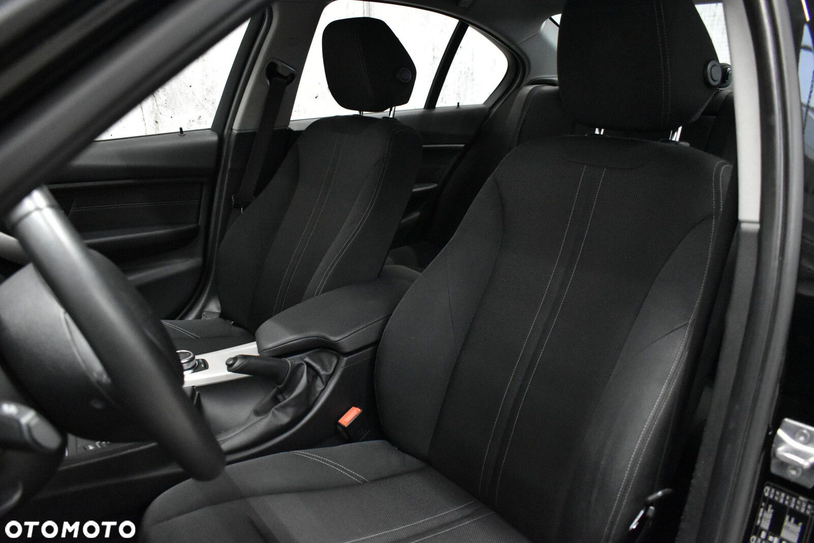 BMW Seria 3 318i Advantage - 8