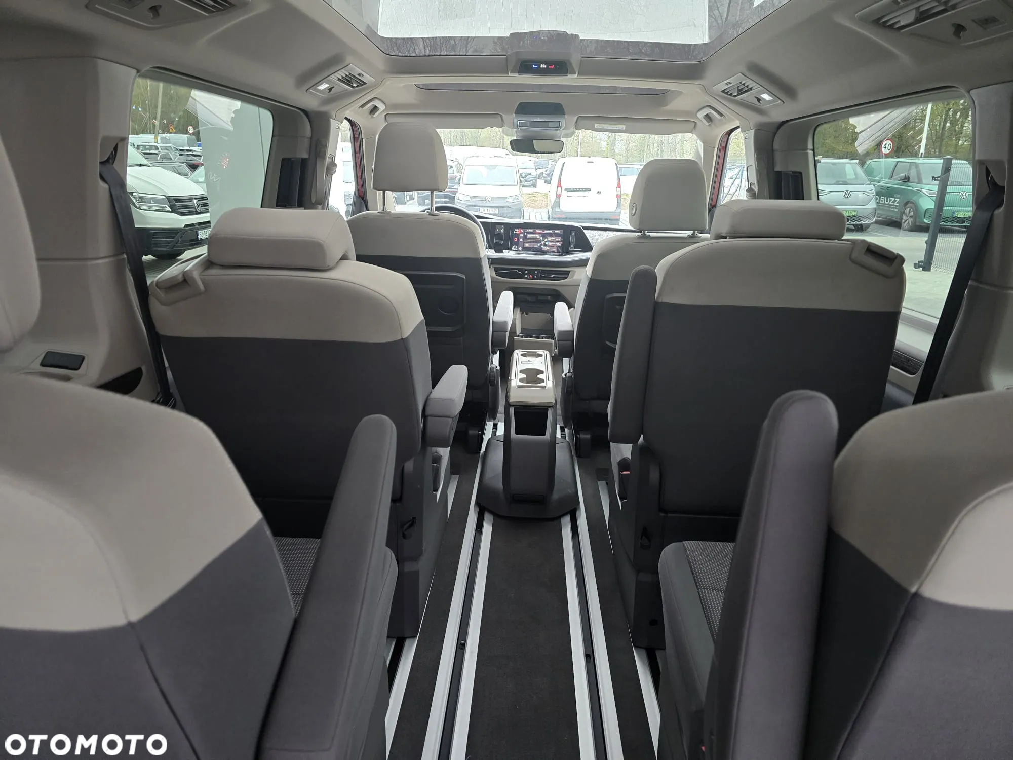 Volkswagen Multivan - 9