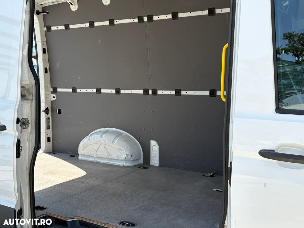 Volkswagen CRAFTER - 24
