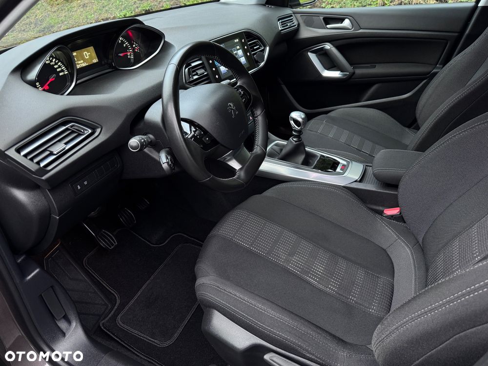 Peugeot 308 1.2 PureTech Allure S&S - 5