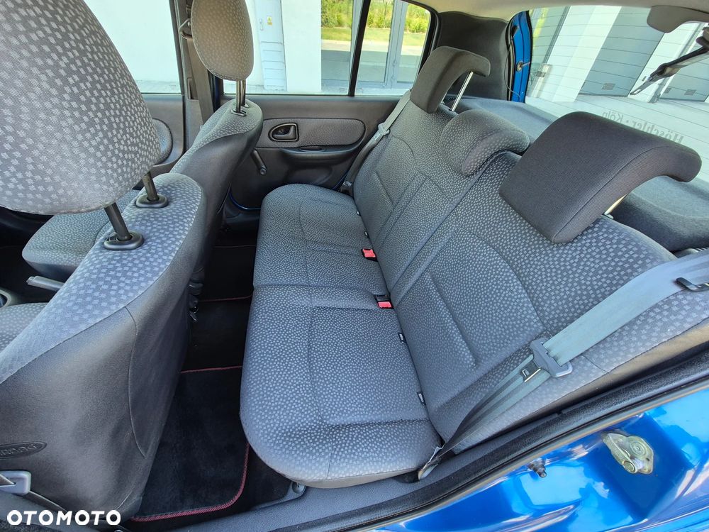 Renault Clio 1.2 16V Privilege - 13