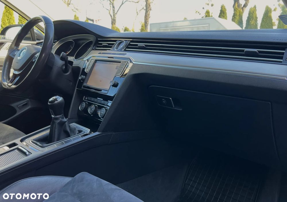 Volkswagen Passat 2.0 TDI BMT Highline - 14