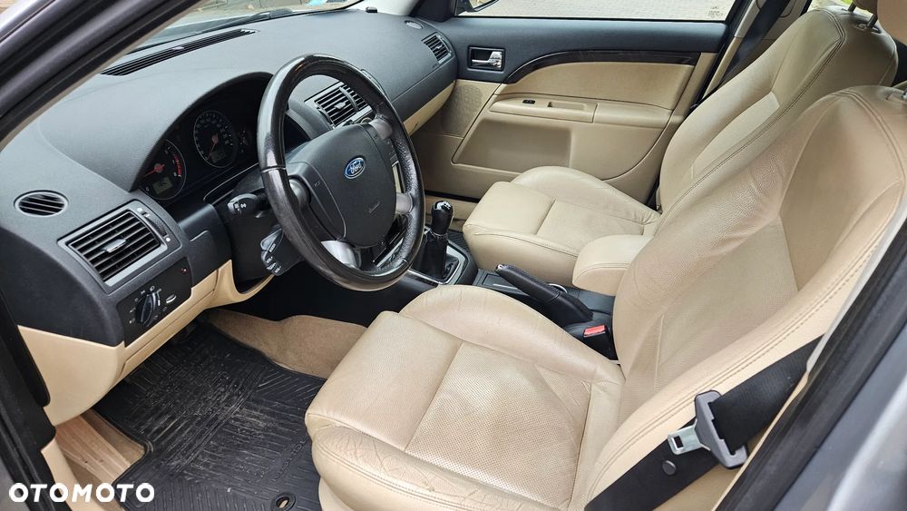 Ford Mondeo 2.0 Ghia - 7