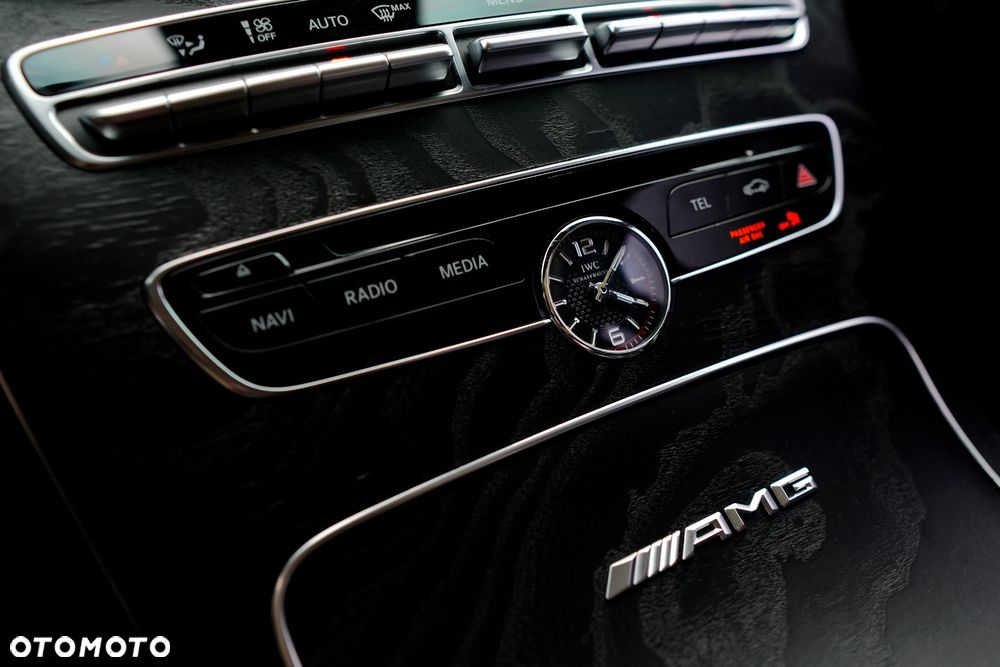 Mercedes-Benz Klasa C AMG 63 S AMG Speedshift 7G-MCT - 26