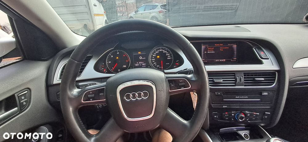 Audi A4 Limousine - 16