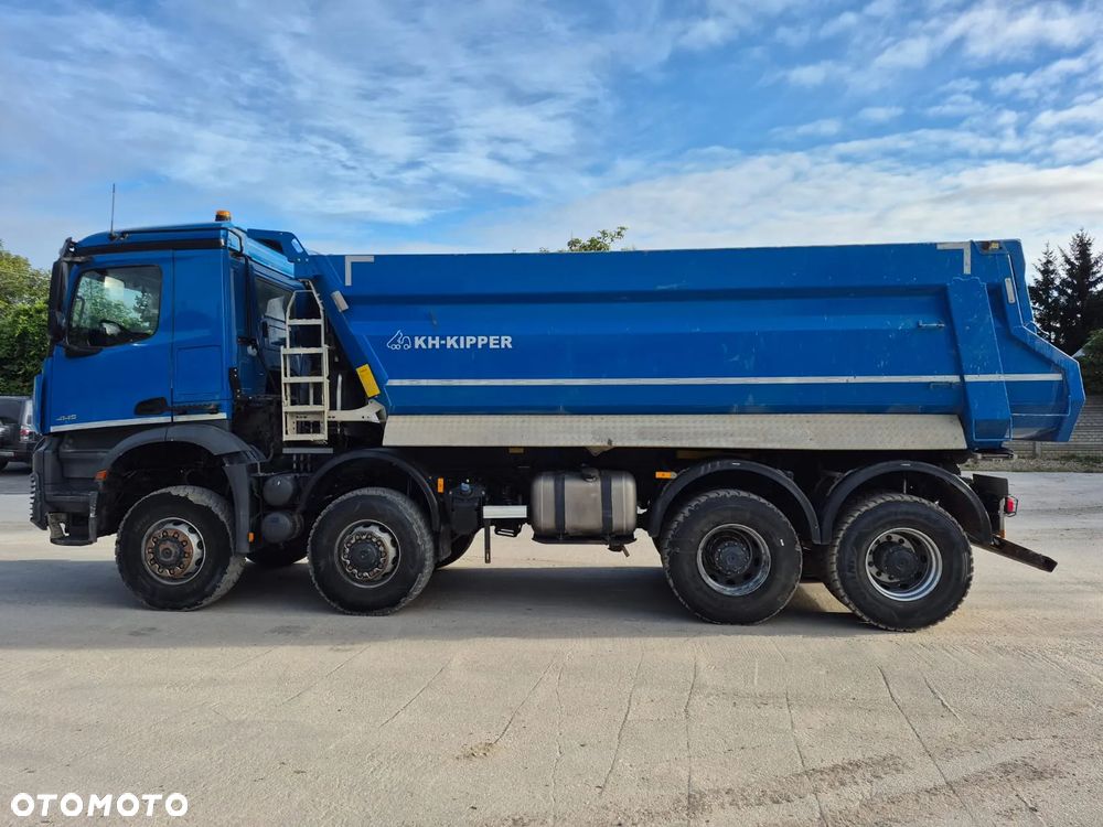 Mercedes-Benz Arocs - 9
