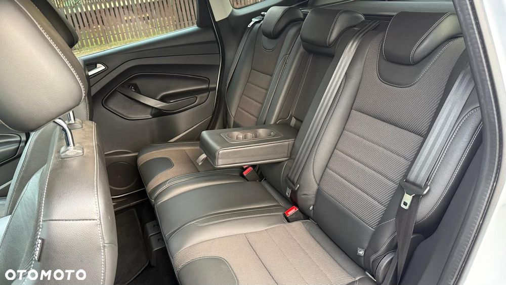 Ford Kuga 2.0 TDCi 4x4 Titanium - 32