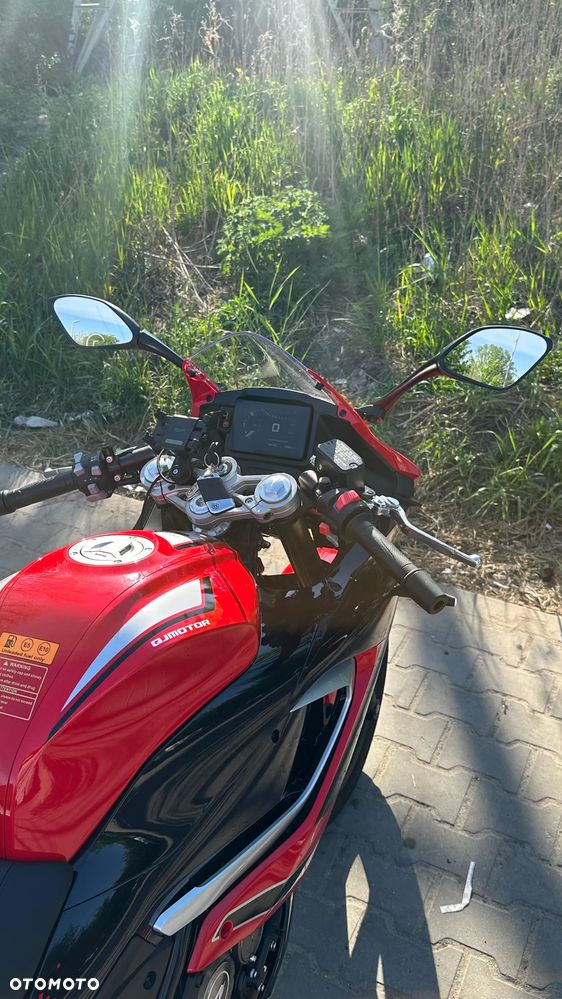 QJMOTOR SRK 125R - 10