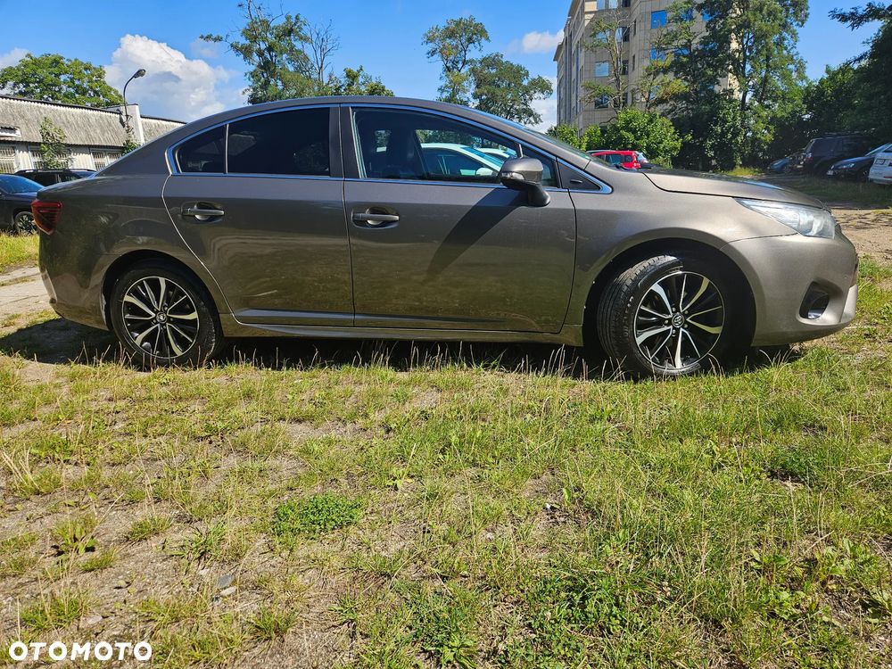 Toyota Avensis 1.8 Premium MS - 8
