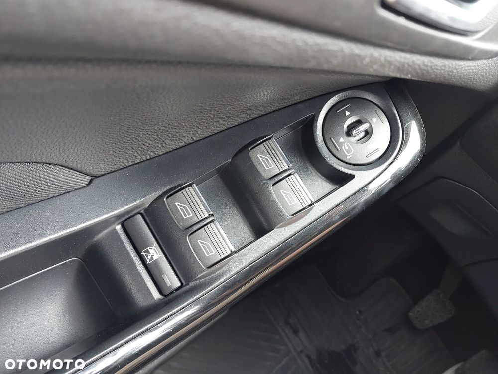 Ford Fiesta 1.0 EcoBoost STart-Stop Titanium - 37