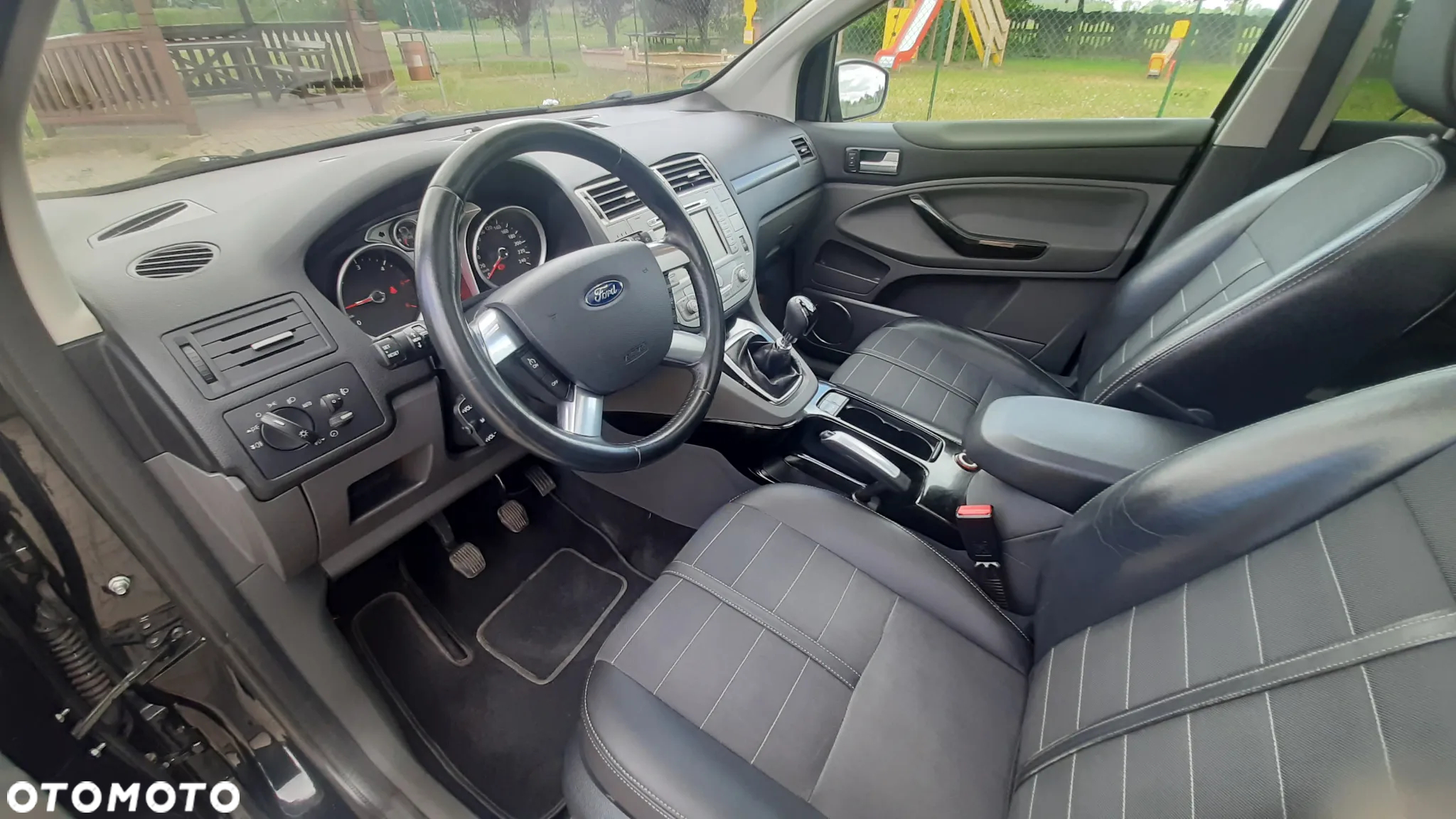 Ford Kuga 2.0 TDCi 4WD Titanium - 27