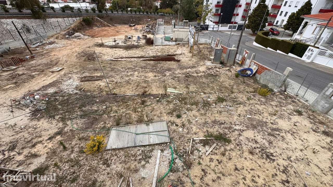 Terreno 2.600 m2 com Projeto Aprovado em Torres Vedras - Grande imagem: 3/5