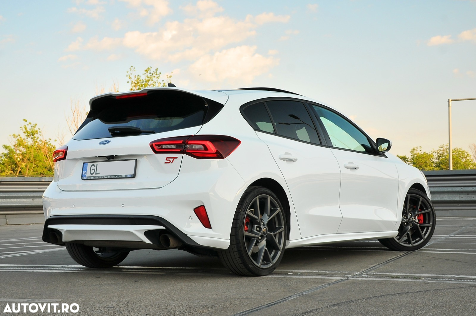 Ford Focus 2.3 Ecoboost ST X - 9