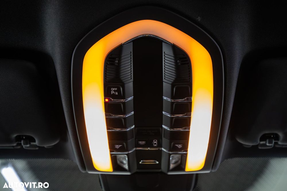 Porsche Cayenne - 24