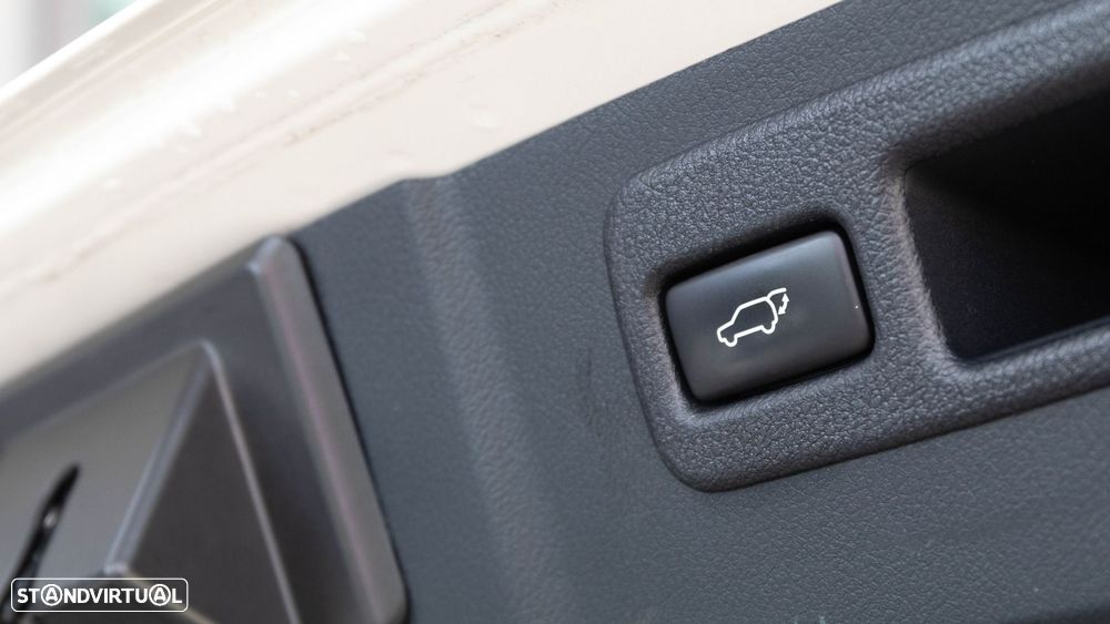 Lexus NX 300h Executive - 10