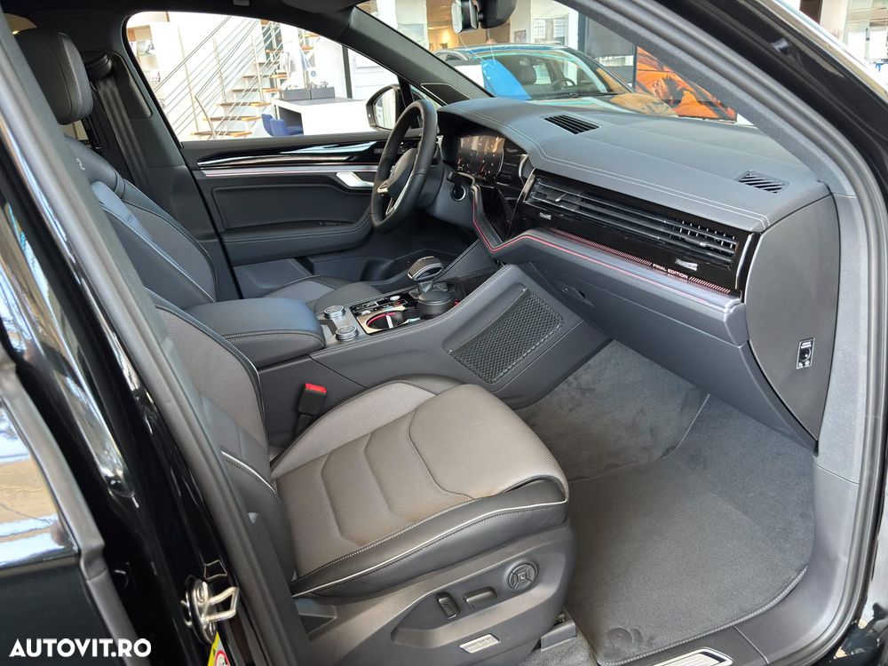 Volkswagen Touareg V6 TDI 4MOTION R-Line - 11
