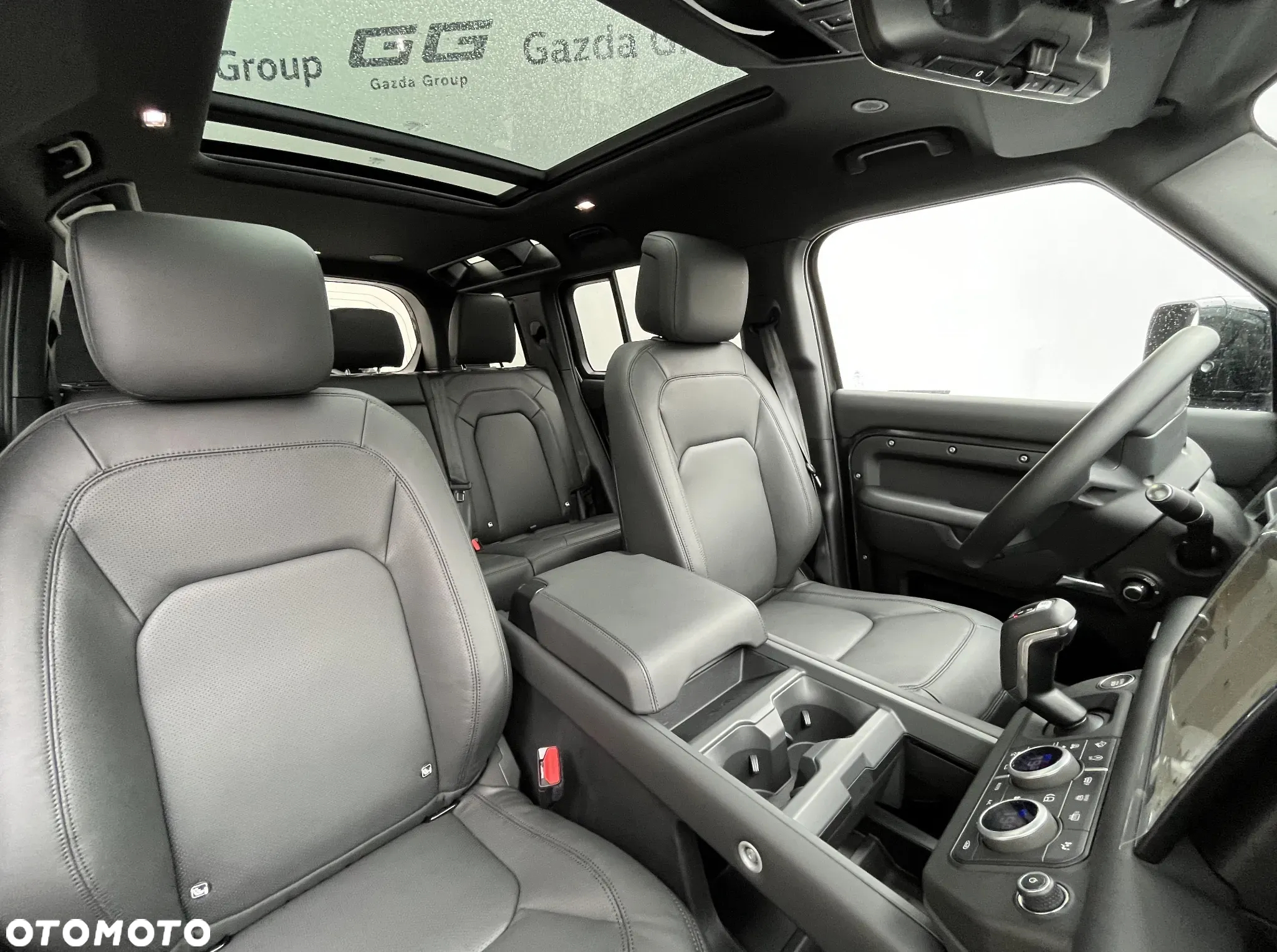 Land Rover Defender 110 D300 X-Dynamic HSE - 7